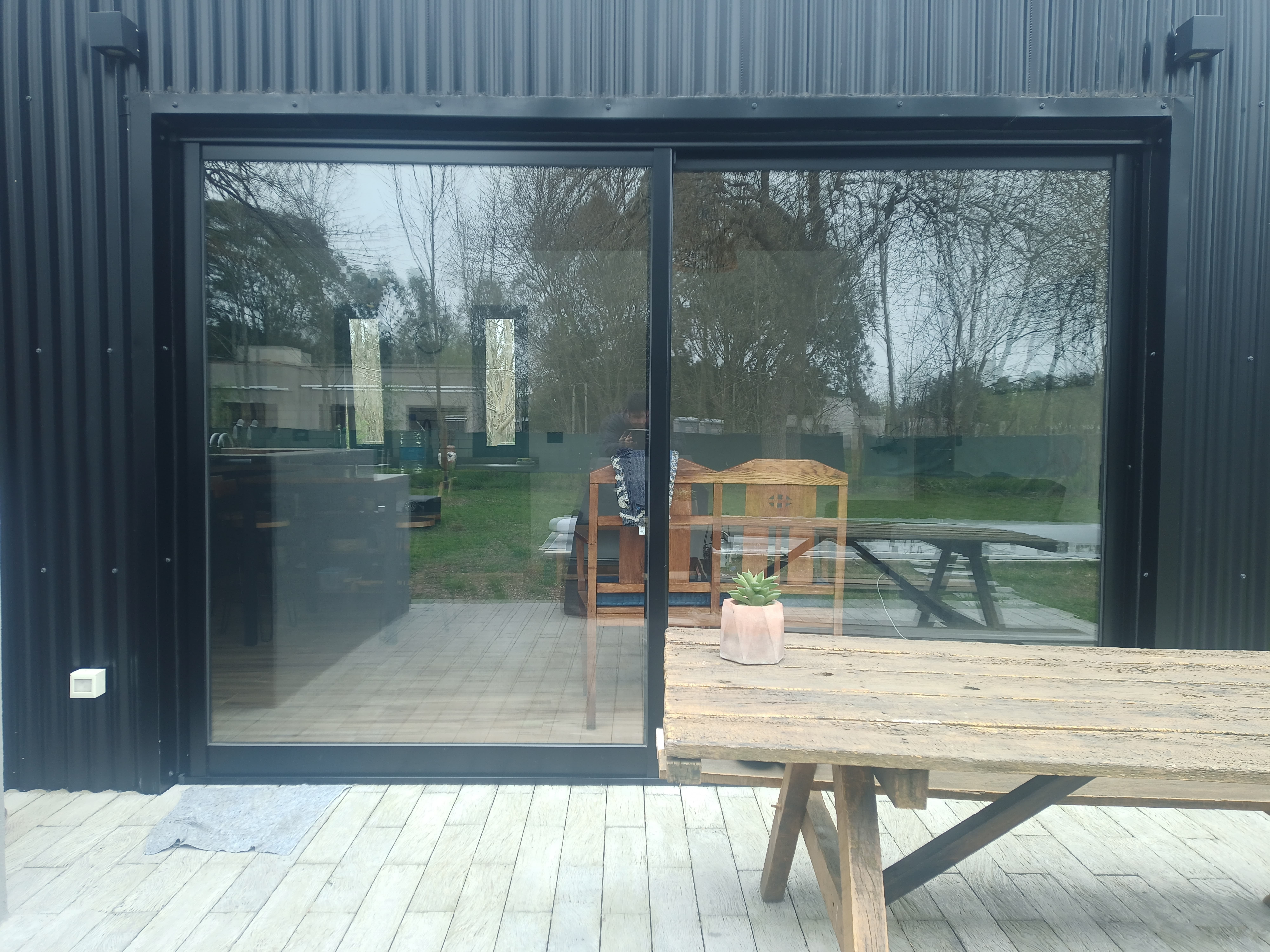 Taller de fabricación de aberturas de aluminio Búnker II en Chascomús