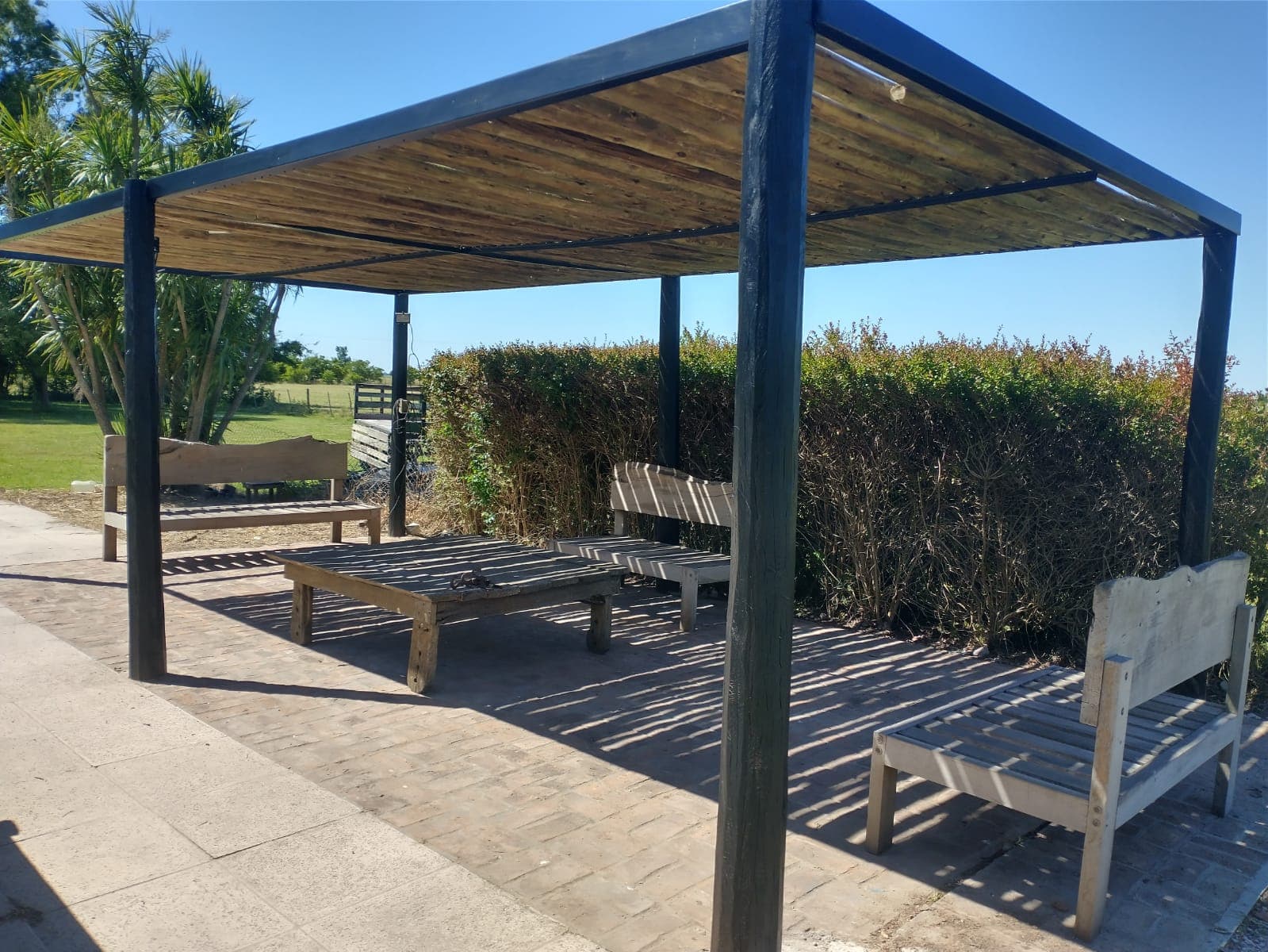 Puerta ventana de aluminio A30 New instalada por Búnker II en vivienda